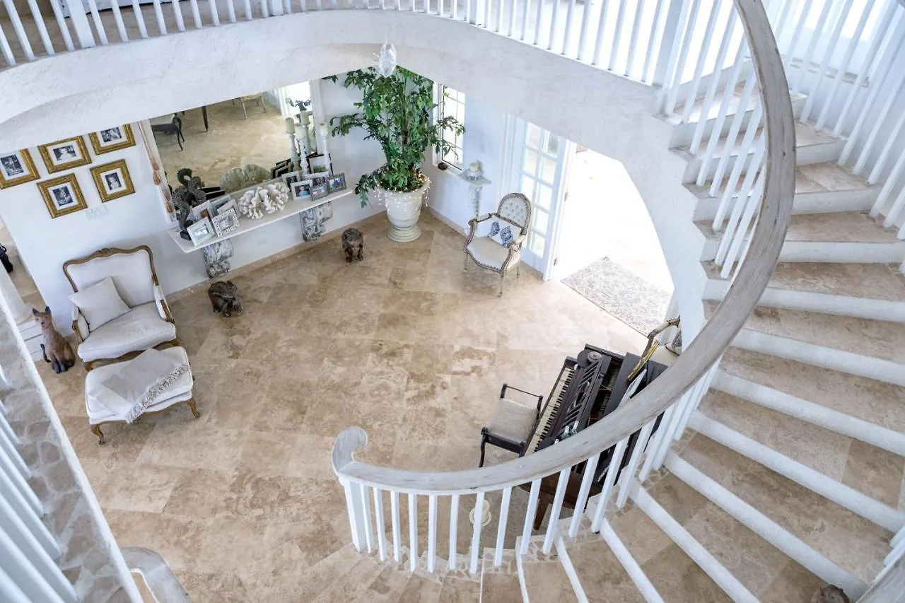 Villa Whispering Palms Bel Air